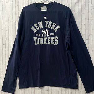 NEW Men’s New York Yankees Long Sleeve Shirt
